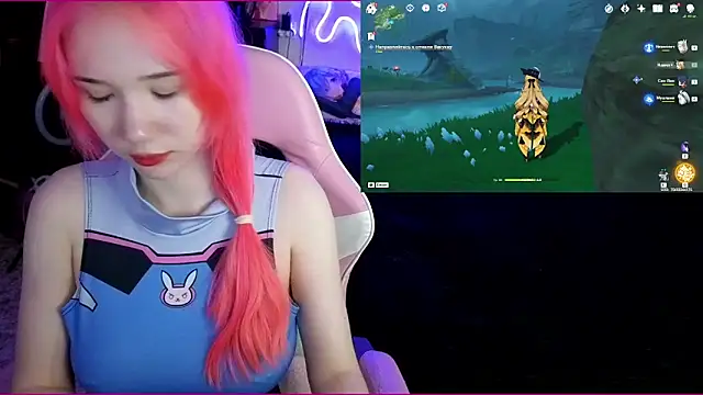 Snapshot of Maya_Viola chatting on October 7, 8:52 am Maya Viola online show from October 7, 8:52 am