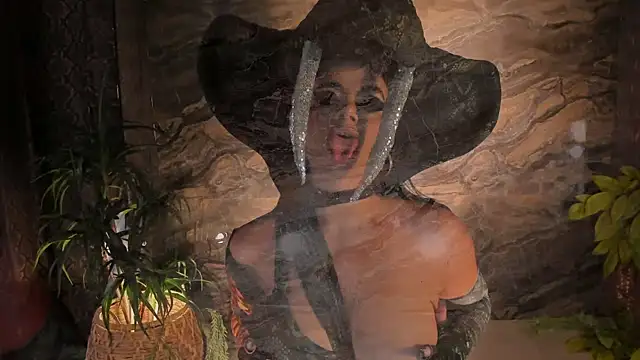 KateSunder online show from October 31, 4:33 pm