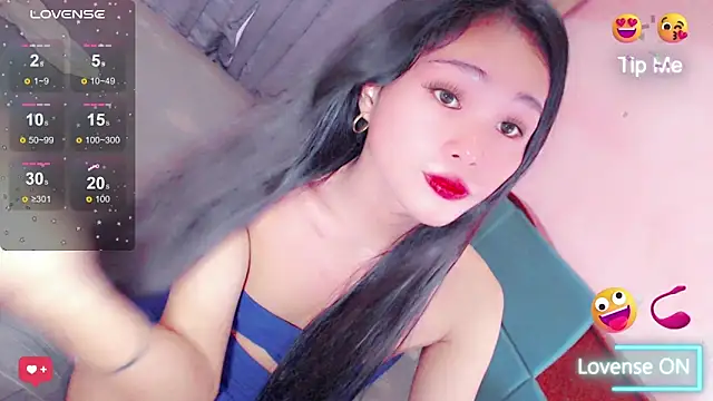 kylamooree online show from April 2, 12:24 pm