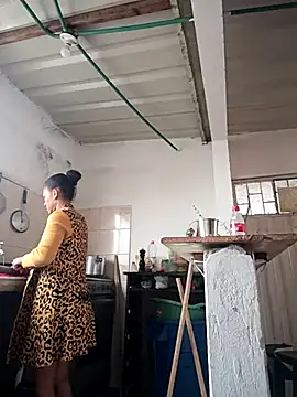 Bigassmommy x online show from April 7, 1:35 pm