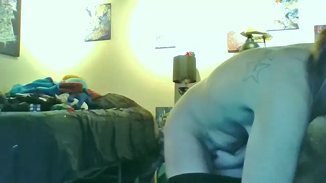 eatmeplease44 online show from December 2, 4:25 am