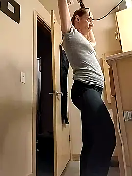 eatmeplease44 online show from January 6, 4:05 am