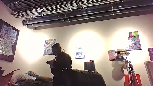 eatmeplease44 online show from December 3, 4:26 am