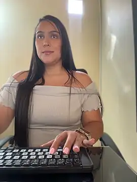 kendall 52 online show from April 15, 3:01 pm