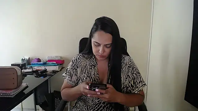 Snapshot of kendall_52 chatting on October 7, 4:44 pm kendall 52 online show from October 7, 4:44 pm