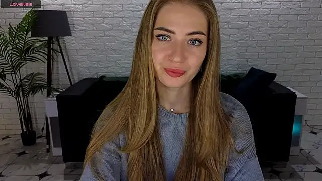 Snapshot of Adelyna_Bird chatting on October 3, 6:29 am Adelyna Bird online show from October 3, 6:29 am