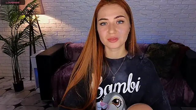 Snapshot of Adelyna_Bird chatting on December 2, 8:48 am Adelyna Bird online show from December 2, 8:48 am