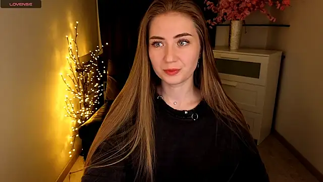 Adelyna Bird online show from May 29, 7:28 am