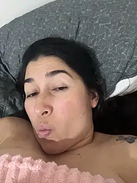 andreaisis2 online show from April 5, 7:13 pm