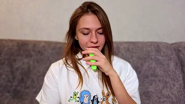 LovelyKatea online show from October 13, 1:36 pm