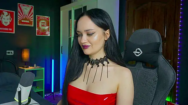 QueenAliss online show from November 3, 6:06 am