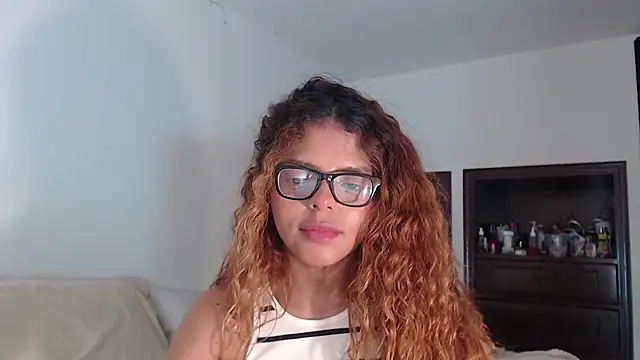 ValienteGirl  online show from March 15, 4:47 am