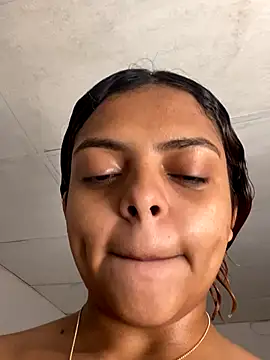 ValienteGirl  online show from November 2, 3:32 am