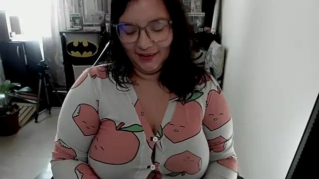 aika-dreams online show from April 8, 2:41 pm