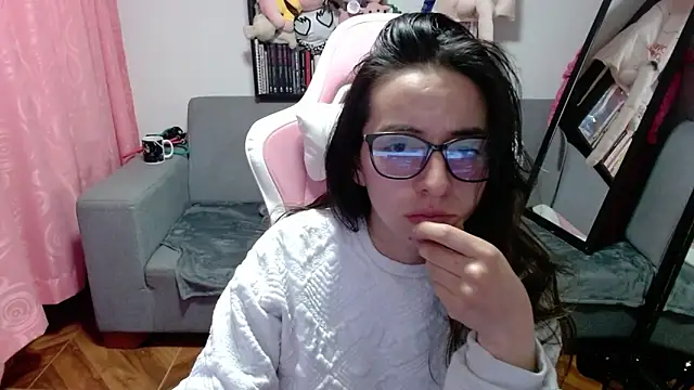 Maggie Fox3 online show from March 30, 3:17 am