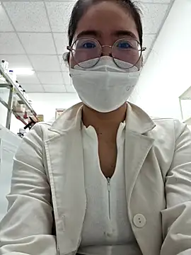 HinaLovely online show from February 6, 9:12 am