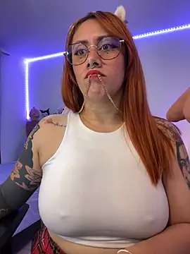 Luna Paris  online show from November 19, 12:21 am