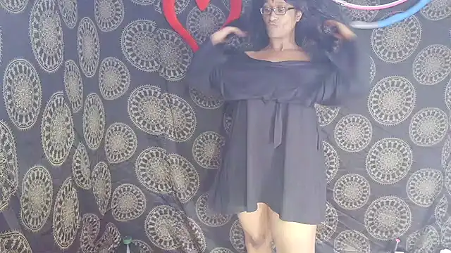 LunaRai online show from February 6, 3:10 am