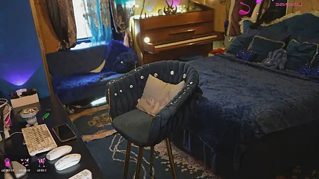 VanessaDoyle online show from February 7, 12:20 pm