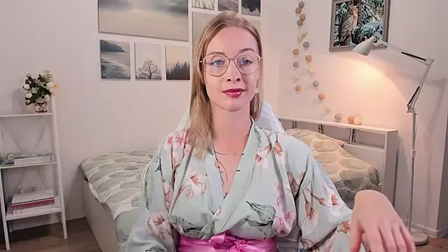 MissRightX online show from September 17, 9:29 am