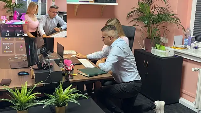 legsLONG online show from October 2, 4:28 am