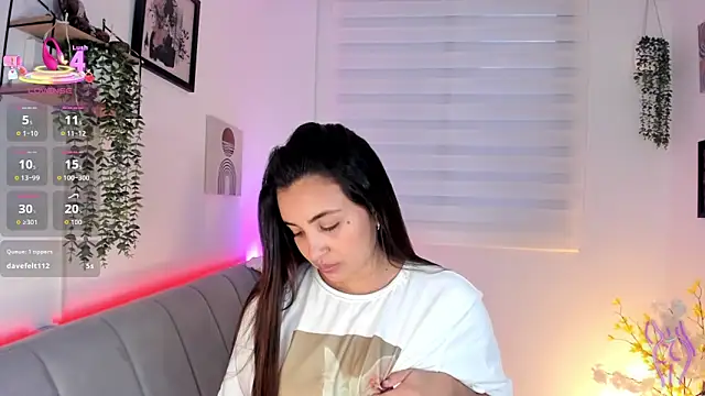 aisha es online show from March 9, 10:57 pm