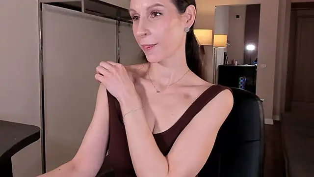 Mila Anders online show from December 5, 6:46 am