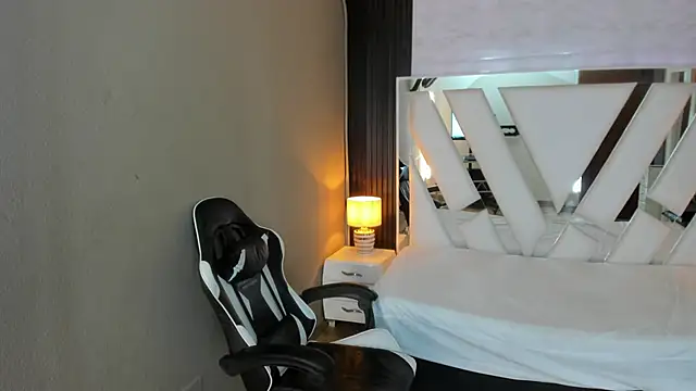 Linda4Petite online show from April 20, 6:11 pm