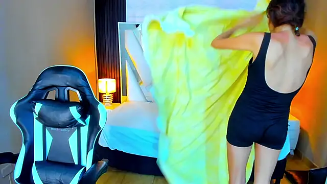 Linda4Petite online show from January 16, 6:37 pm