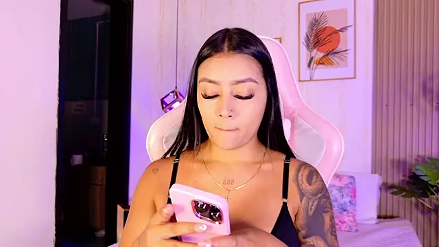 CameronCollins  online show from March 4, 8:48 pm