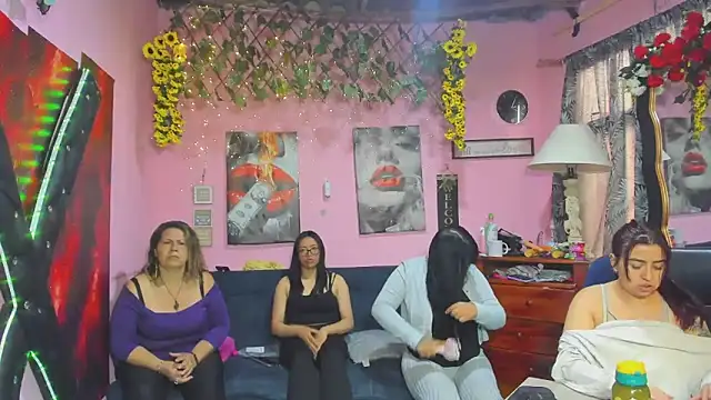 lesbiancuple online show from April 7, 12:18 pm