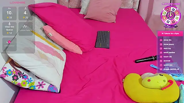 amelia petiite online show from January 7, 9:40 pm