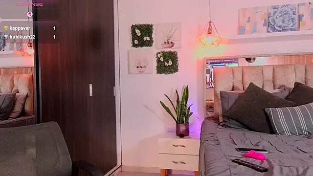 Dulce Morrys online show from March 12, 3:48 pm