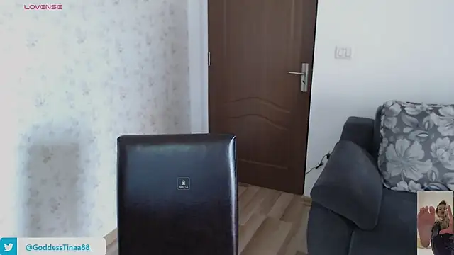 Snapshot of Goddess_Tina chatting on October 30, 7:55 am Goddess Tina online show from October 30, 7:55 am