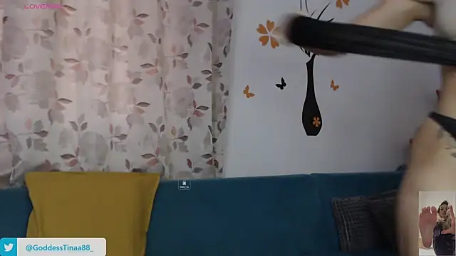 Snapshot of Goddess_Tina chatting on September 20, 2:48 pm Goddess Tina online show from September 20, 2:48 pm