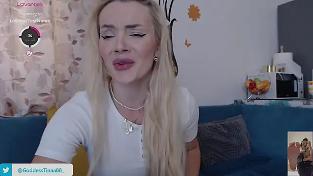 Snapshot of Goddess_Tina chatting on October 11, 11:58 am Goddess Tina online show from October 11, 11:58 am