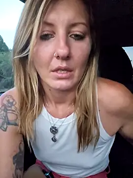 SheIsSomething online show from November 12, 12:41 am