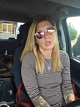 SheIsSomething online show from November 16, 11:27 pm