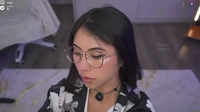 Snapshot of Gigi_ohlala chatting on September 9, 2:17 pm Gigi ohlala online show from September 9, 2:17 pm