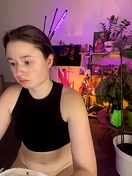 sweetest pie online show from January 7, 11:30 pm