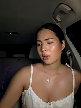 clairewntr online show from October 21, 8:13 pm