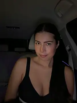 clairewntr online show from December 22, 8:56 pm