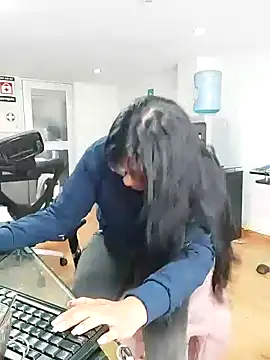 aisha latina online show from December 2, 3:25 pm