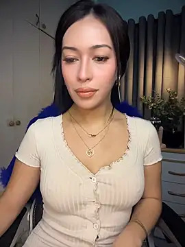 Jasmine Elcock online show from May 7, 9:40 pm