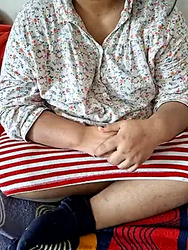 Snapshot of Telugu_girl143 chatting on September 12, 5:08 am Telugu girl143 online show from September 12, 5:08 am