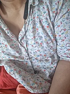 Snapshot of Telugu_girl143 chatting on October 3, 12:10 pm Telugu girl143 online show from October 3, 12:10 pm