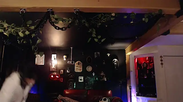 gothstripper online show from October 1, 11:31 pm