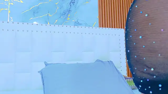 IrresistibleMilf online show from November 29, 1:04 pm