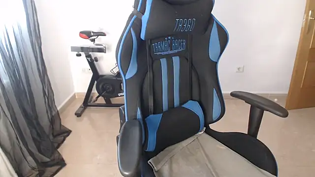 LARACRUZ30 online show from March 2, 4:14 pm