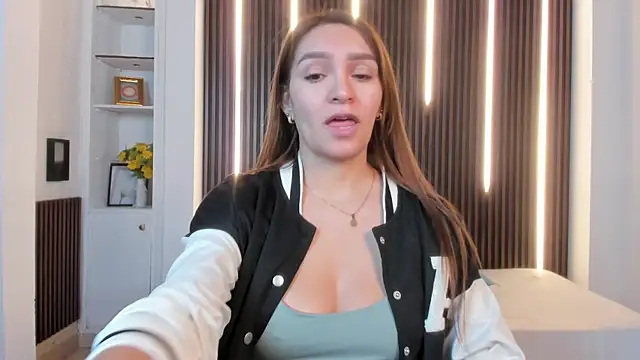 miataylorr1 online show from September 22, 12:58 pm